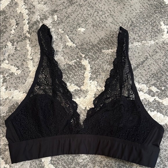 Marilyn Monroe Black Lace Bra with Triangle Cups Size M - Picture 1 of 2